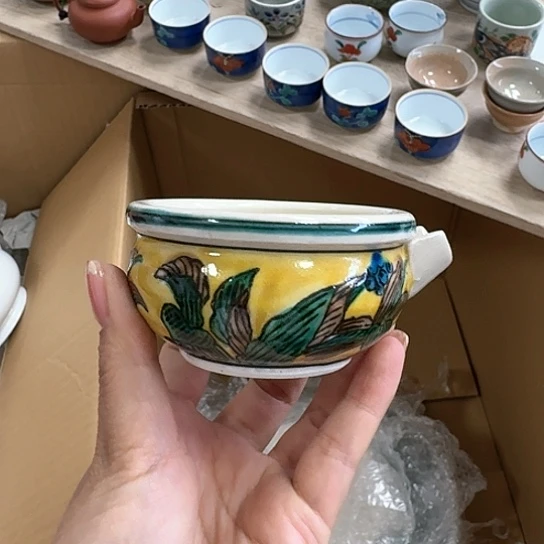 精品瓷器。