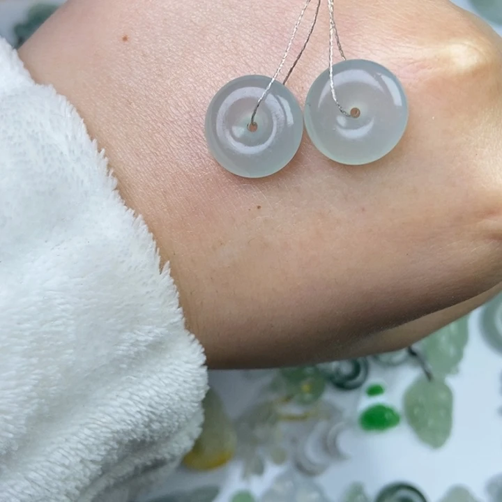 定制翡翠未镶嵌扣子