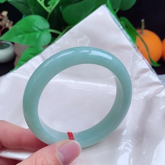 翡翠手镯未镶嵌   正圈55 晴绿色