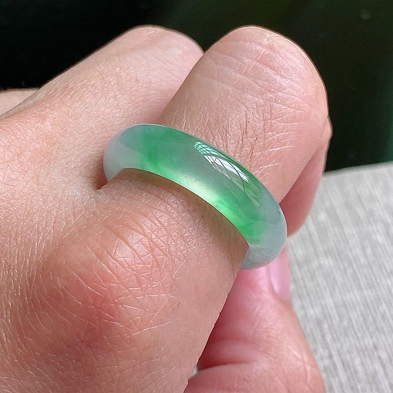 19-20号圈口冰种正阳绿翡翠戒指 缅甸天然A货玉戒圈内径18.9mm
