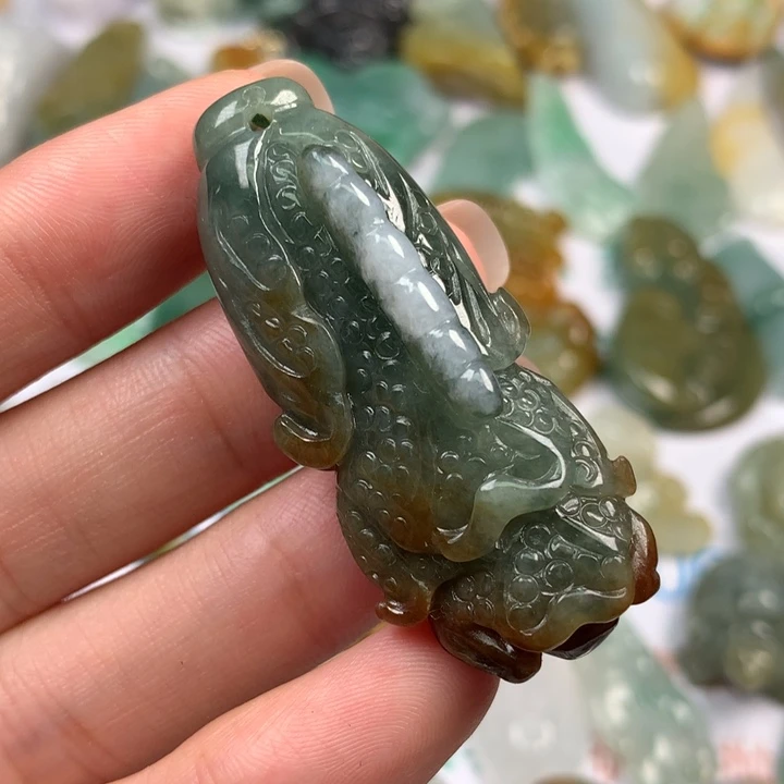 翡翠未镶嵌颈饰翡翠