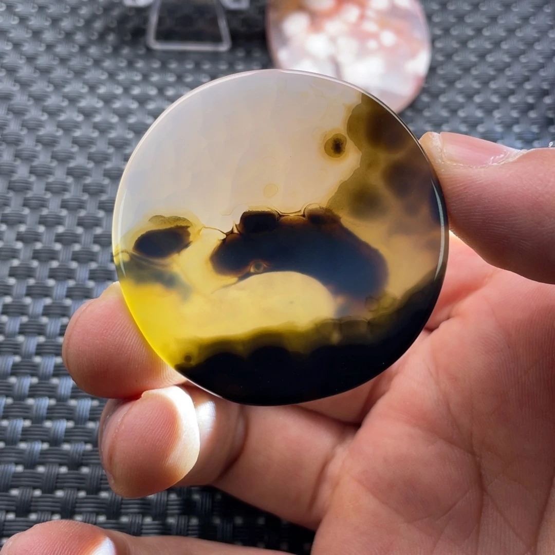 用***8玛瑙/玉髓未镶嵌颈饰