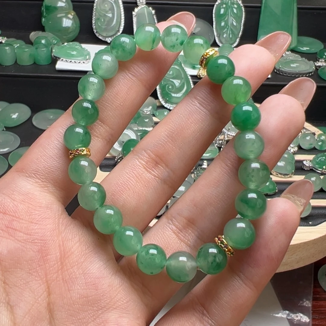 石英质玉（非洲翠）未镶嵌颈饰