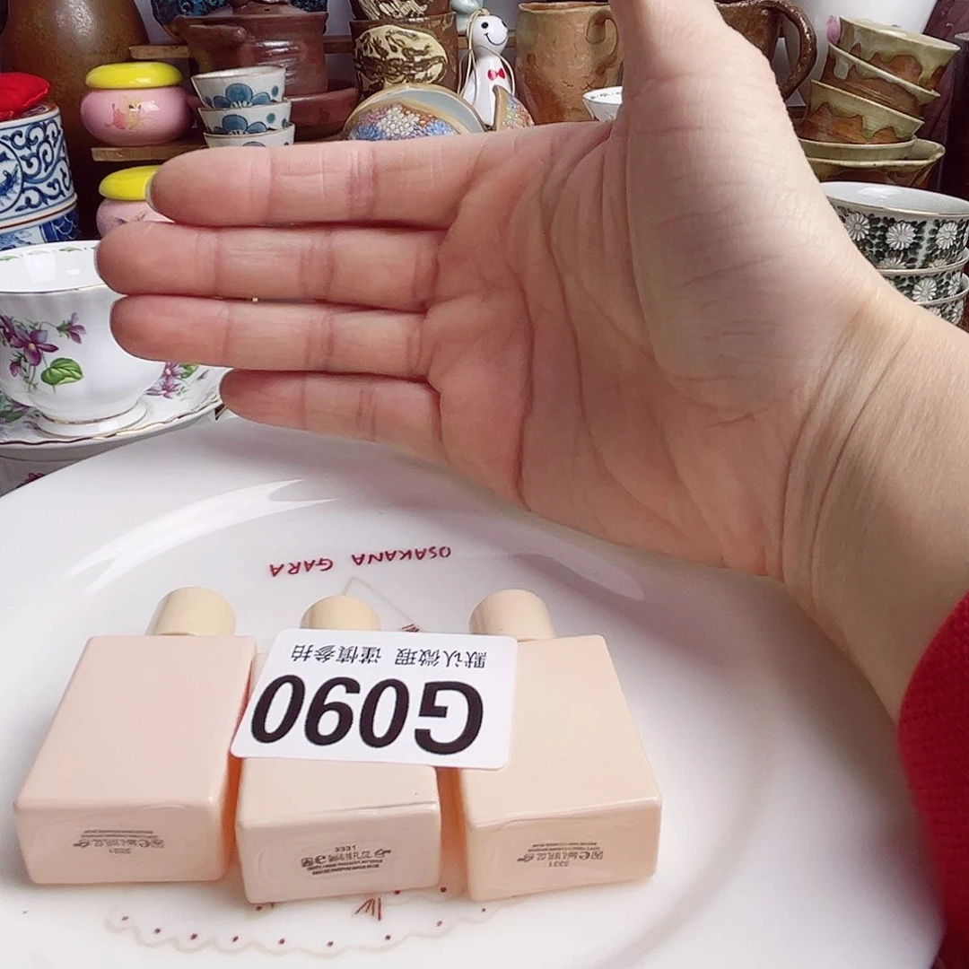 瓷片苏****nGlitching