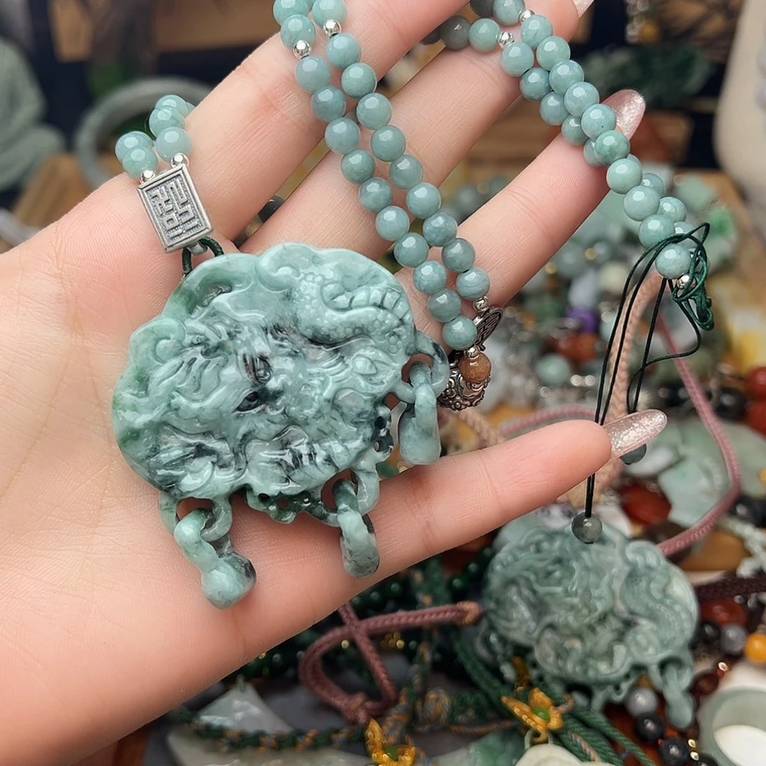 翡翠吊坠(赠链)未镶嵌不****狗吊坠