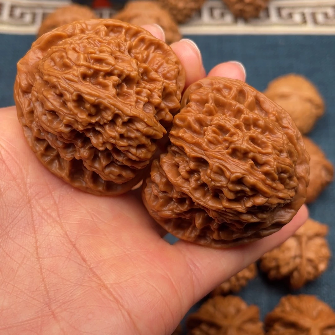 把件文玩核桃45全品毕业三角疆