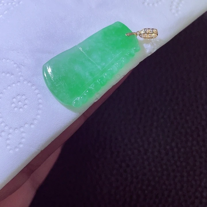 颈饰18K金镶嵌翡翠翡翠