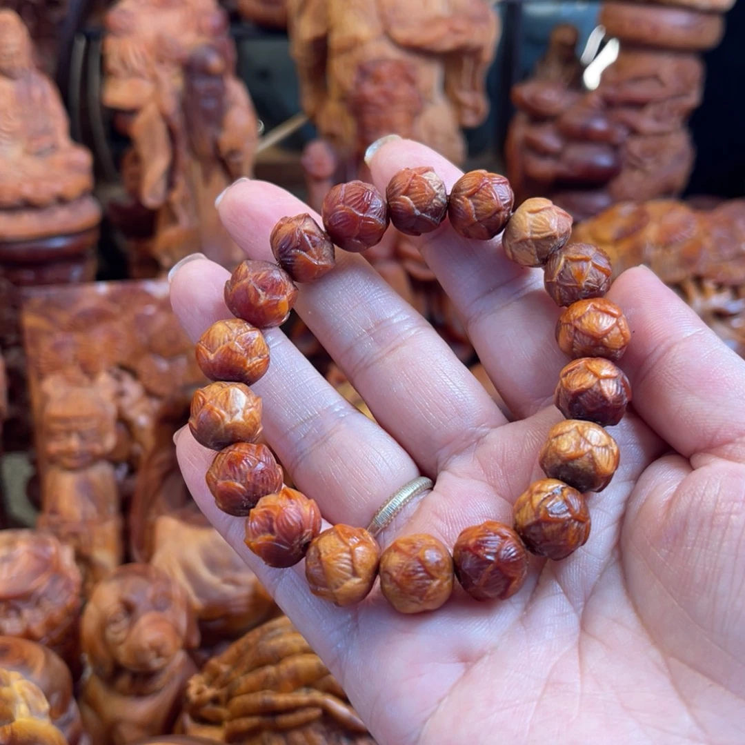 松木（琥珀木）其他微瑕莲花手串