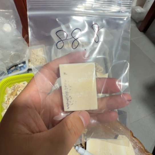 未镶嵌琥珀裸石特价处理