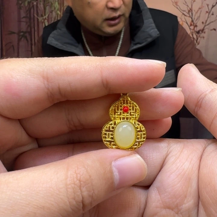 和田玉合金颈饰一