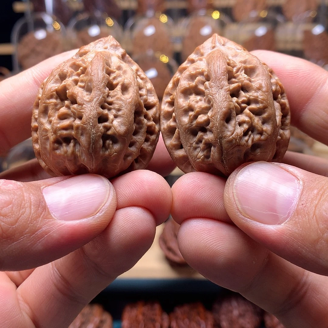 把件文玩核桃东北楸子文玩核桃