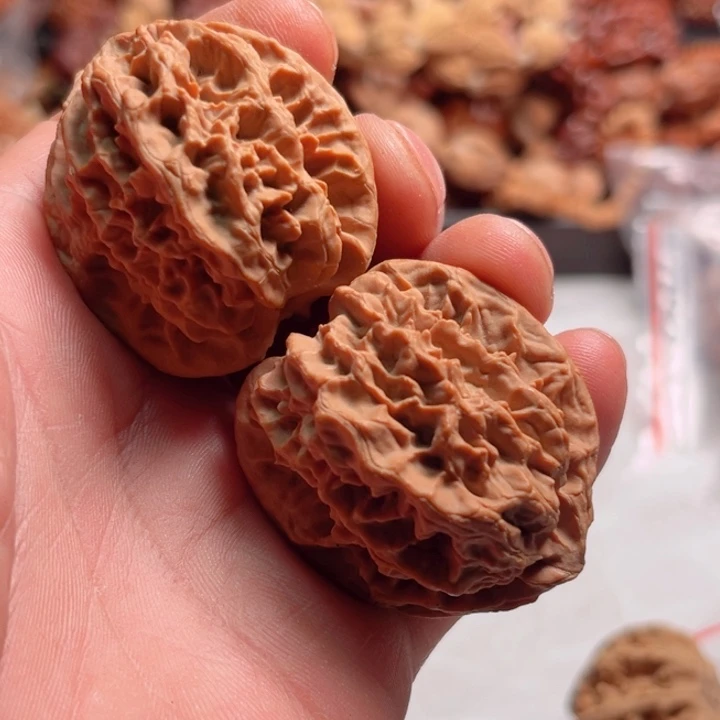 文玩核桃把件野生蓟县蜂窝