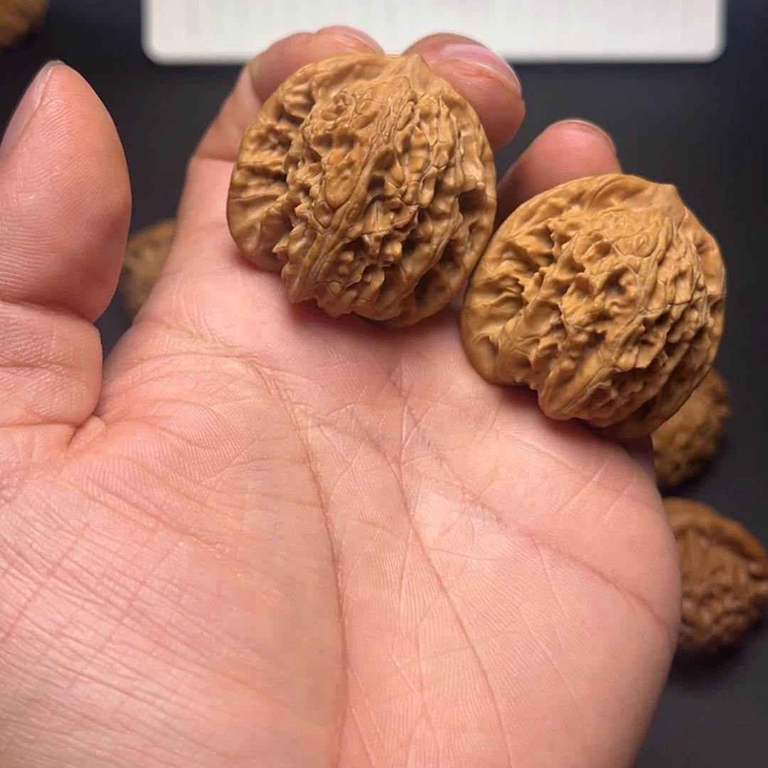 文玩核桃把件虎头38