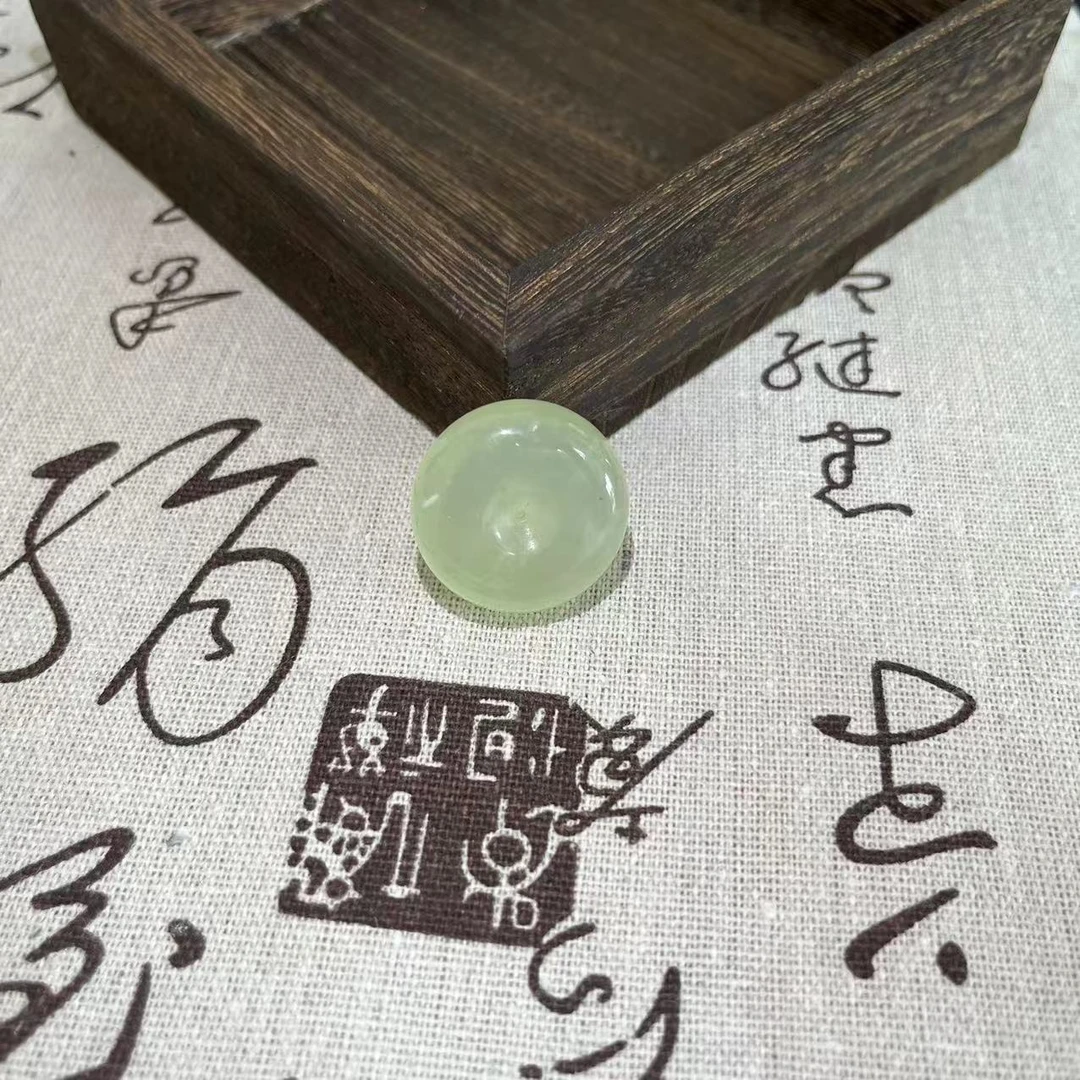 【抖音质检发货】纯天然高冰种蛇纹石玉精美平安扣