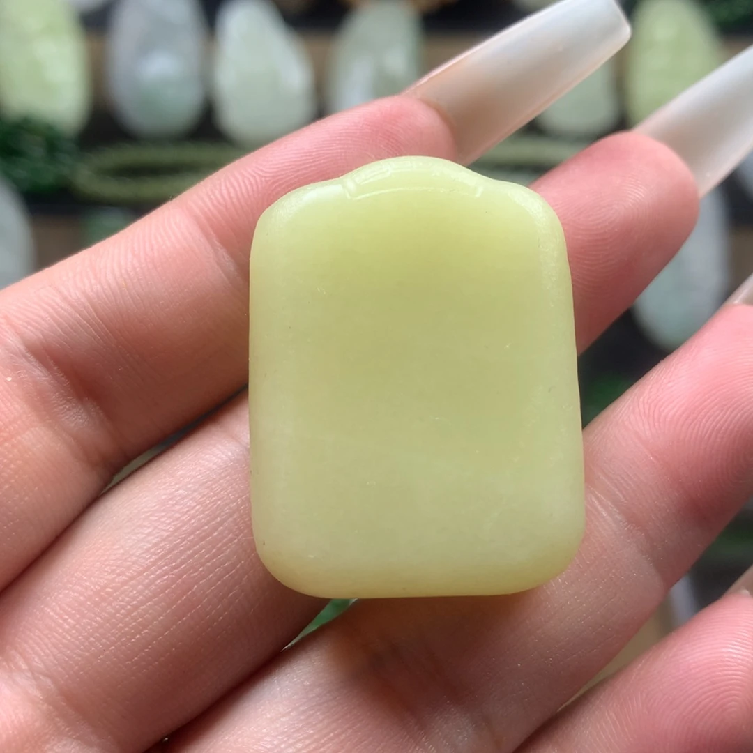 和田玉（黄玉）未镶嵌颈饰