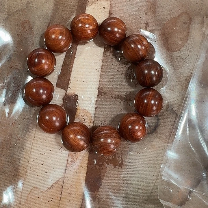 自***人檀香紫檀（小叶紫檀）