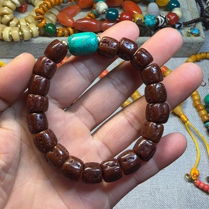 宋***洁柏香籽/百香籽吊坠