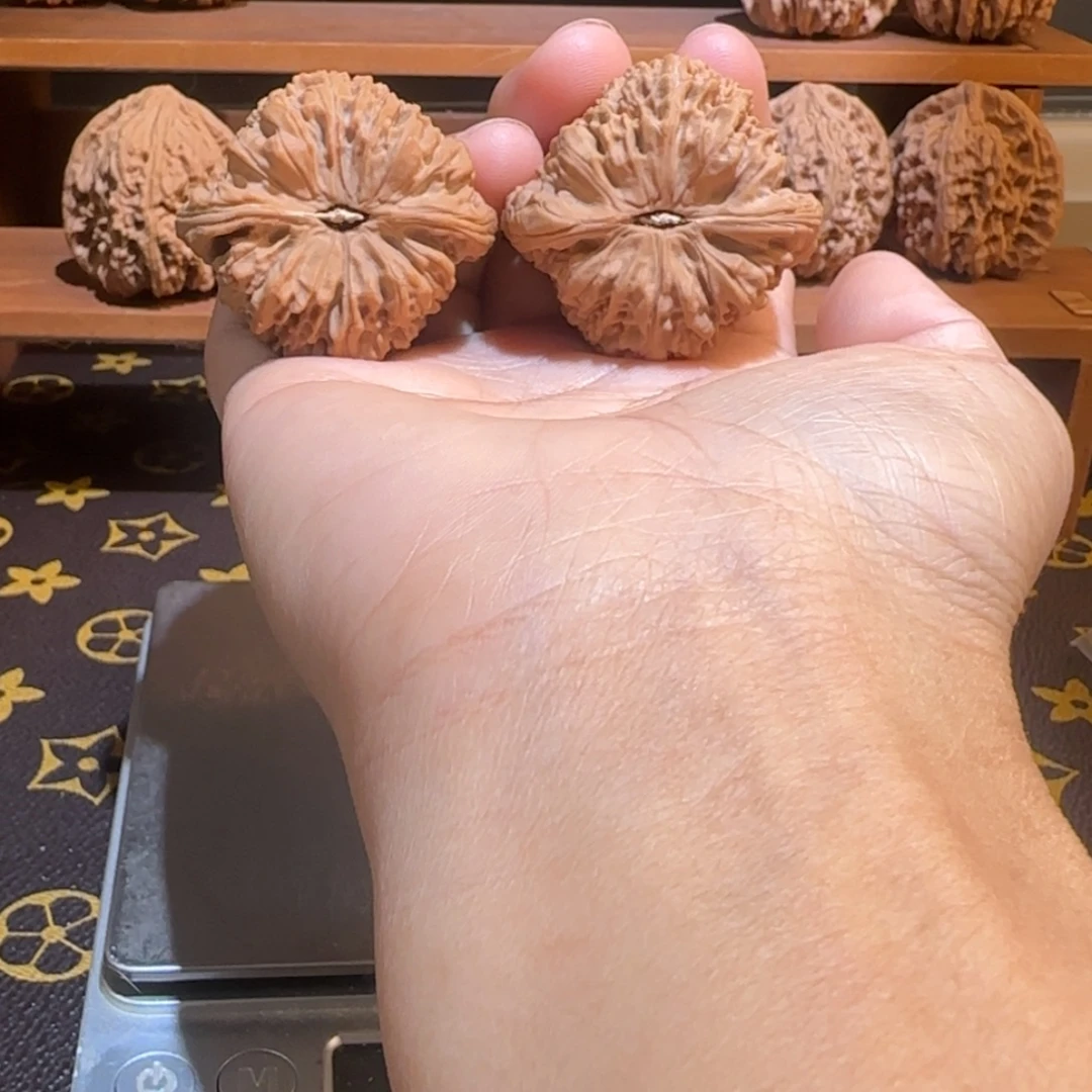 葱***鱼桃核吊坠核桃核桃