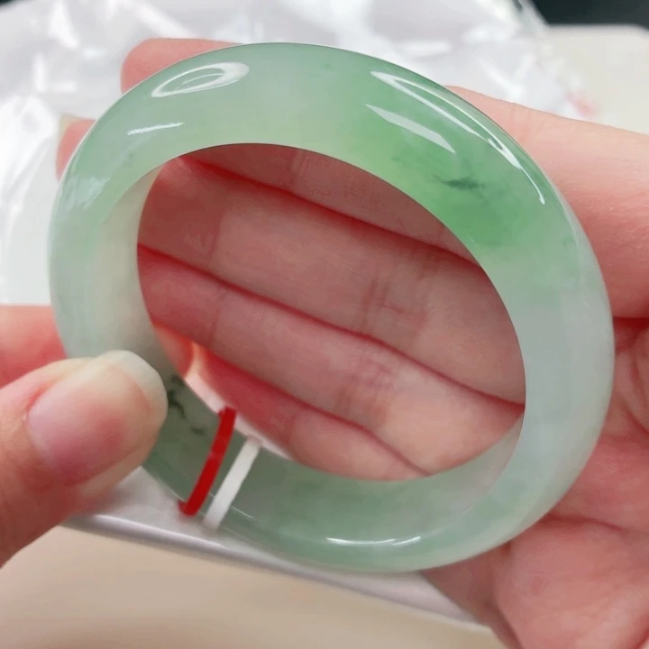 翡翠未镶嵌手镯51.8圈x577