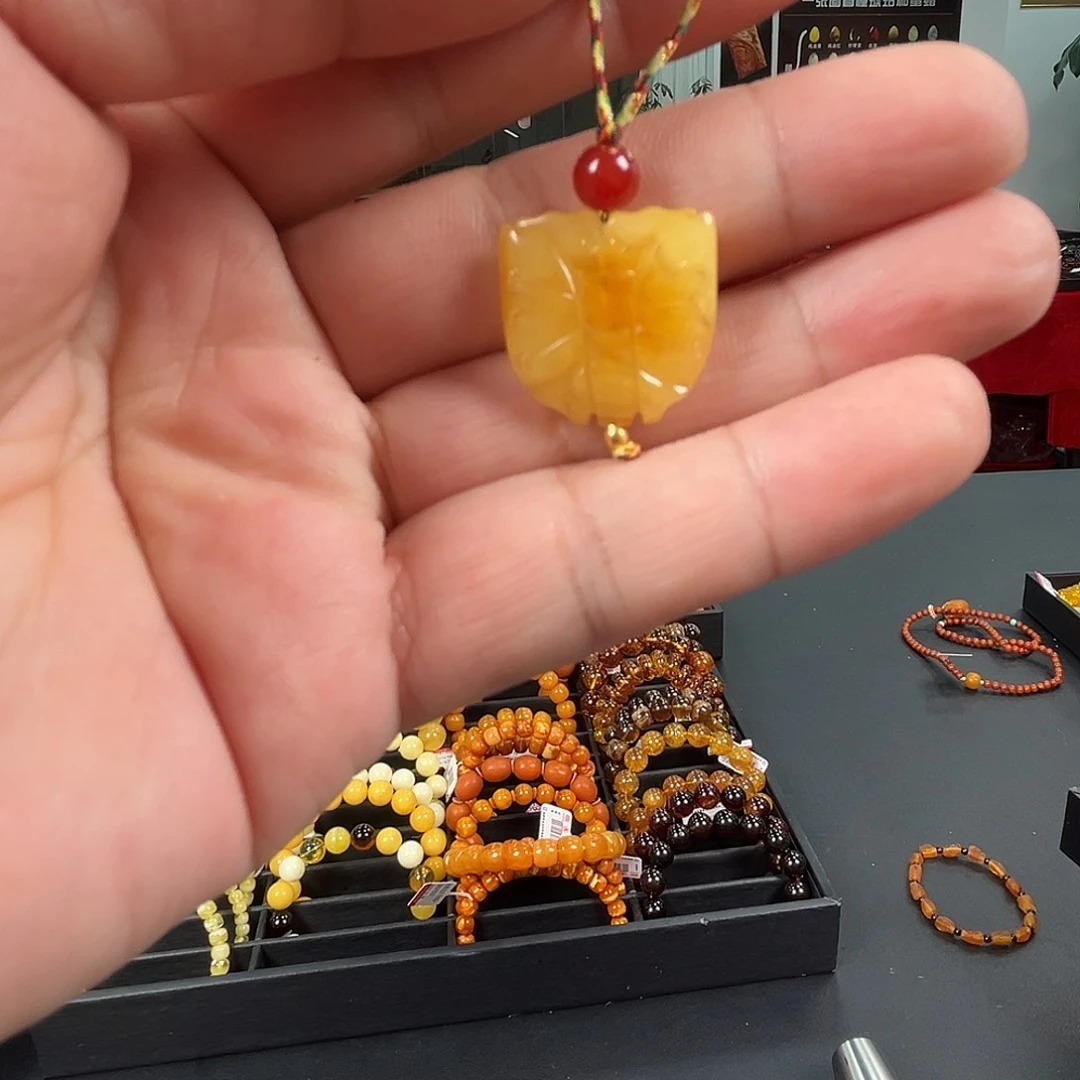 未镶嵌琥珀裸石琥珀