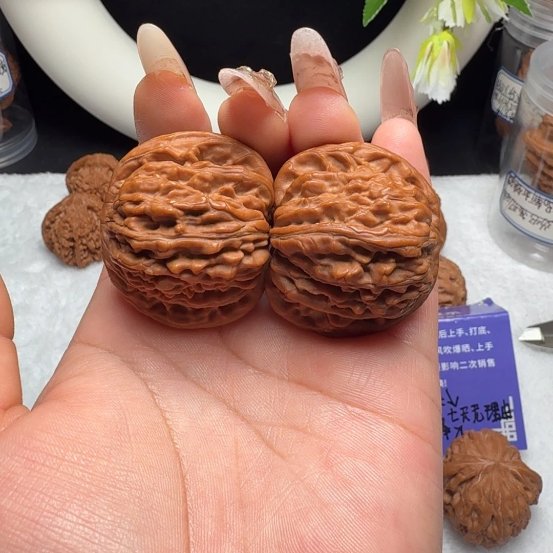 文玩核桃把件汉高楼40