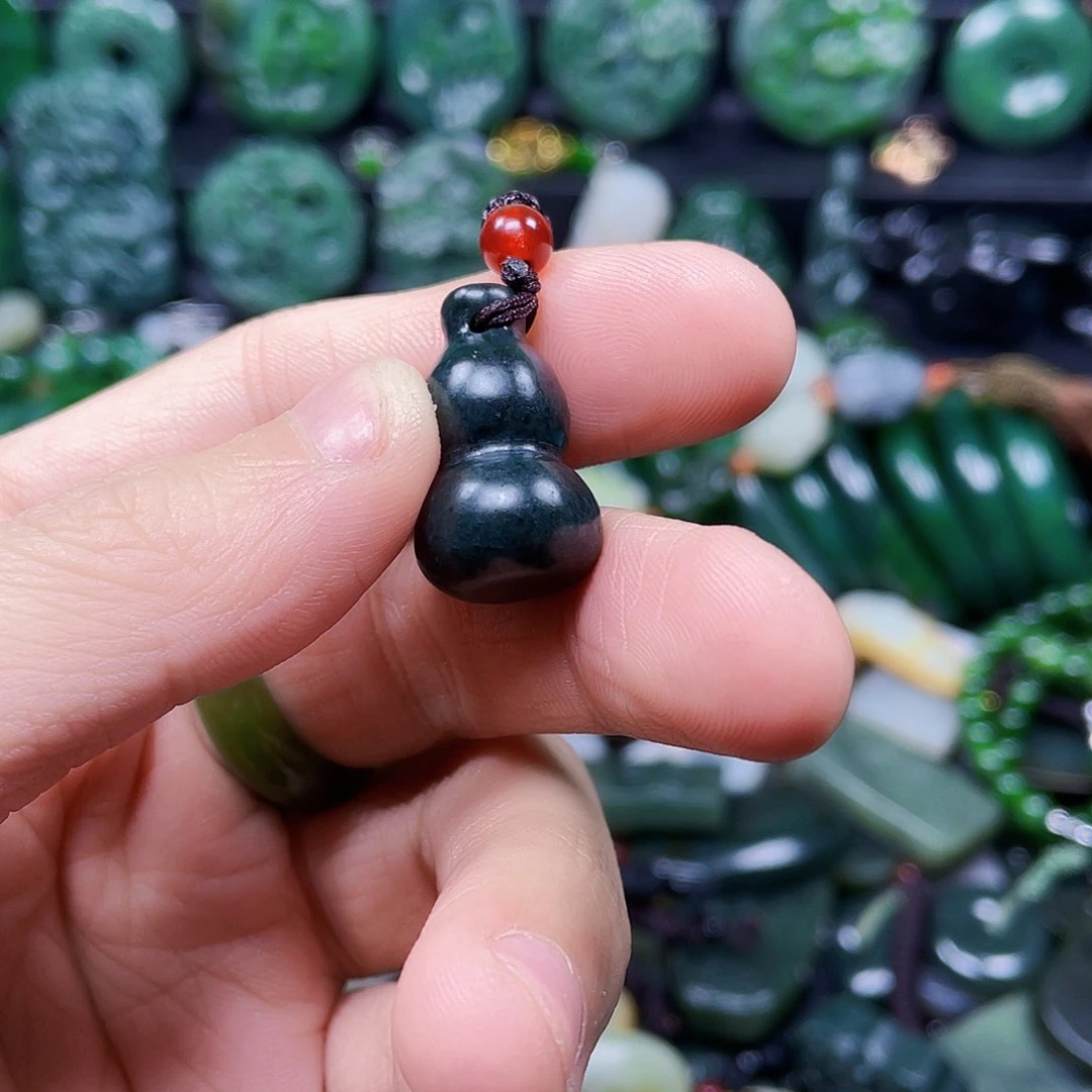 和田玉未镶嵌珠宝半成品