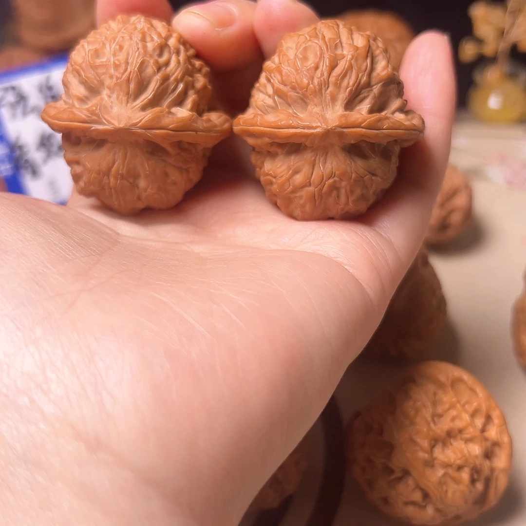 0***.文玩核桃吊坠40金麒麟