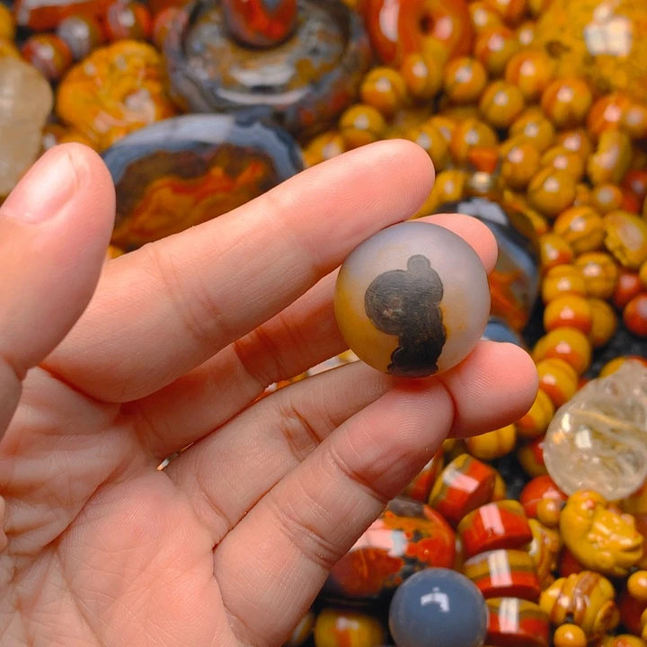 玛瑙/玉髓未镶嵌吊坠项链