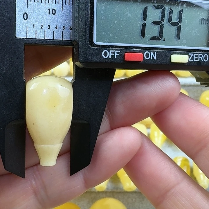 蜜蜡未镶嵌裸石16杂