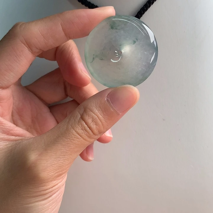 翡翠挂件未镶嵌….