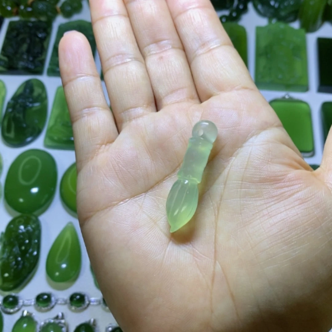 【闪购商品】蛇纹石玉颈饰未镶嵌