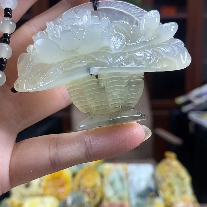 蛇纹石玉未镶嵌颈饰