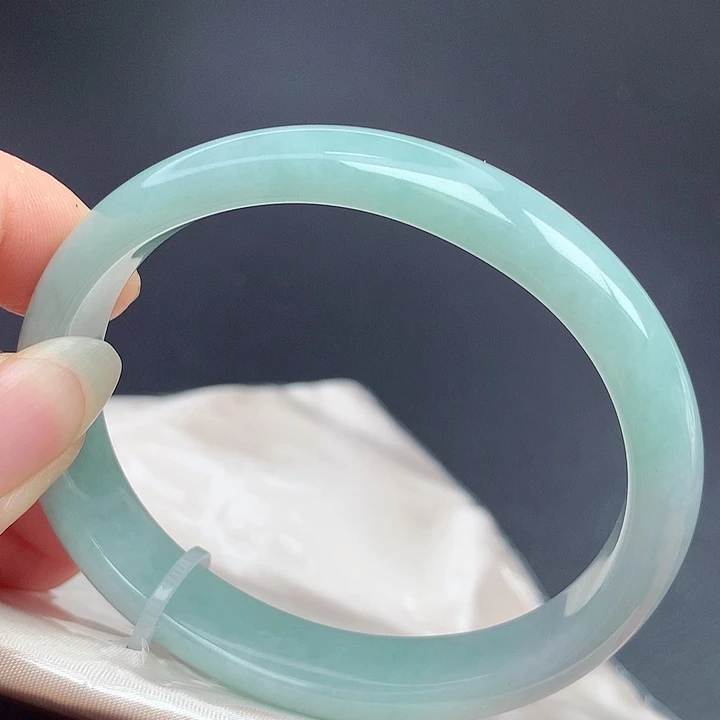 翡翠未镶嵌手镯（贵妃镯）60圈口