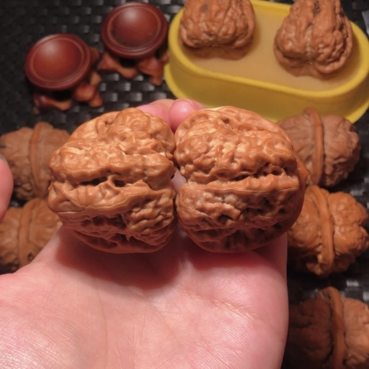 L***.文玩核桃把件蛙王