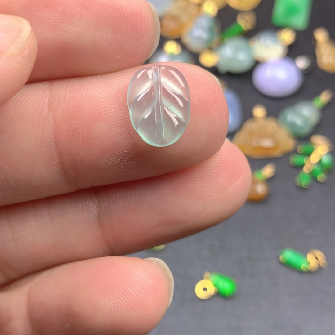 【闪购商品】颈饰未镶嵌翡翠翡翠