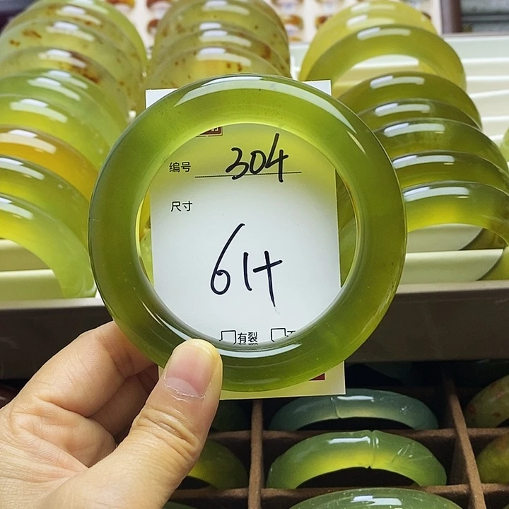 蛇纹石玉未镶嵌手镯好*