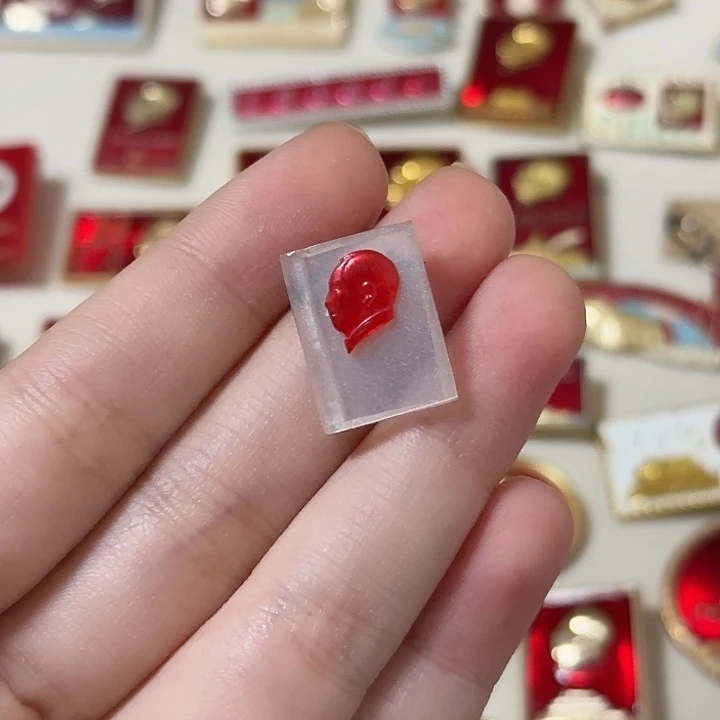雁***潭红色收藏直播像章
