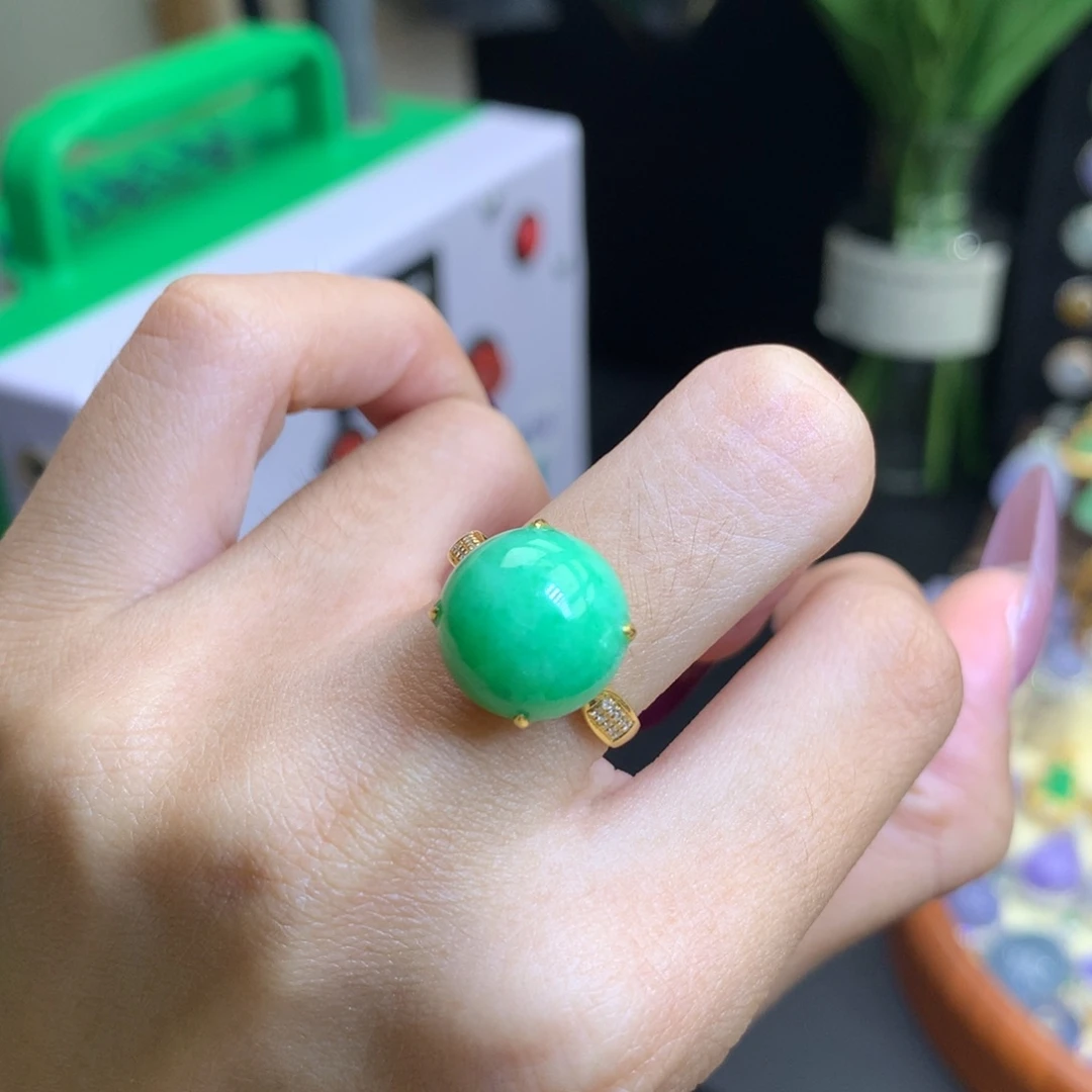 婧***婧翡翠18K金镶嵌颈饰