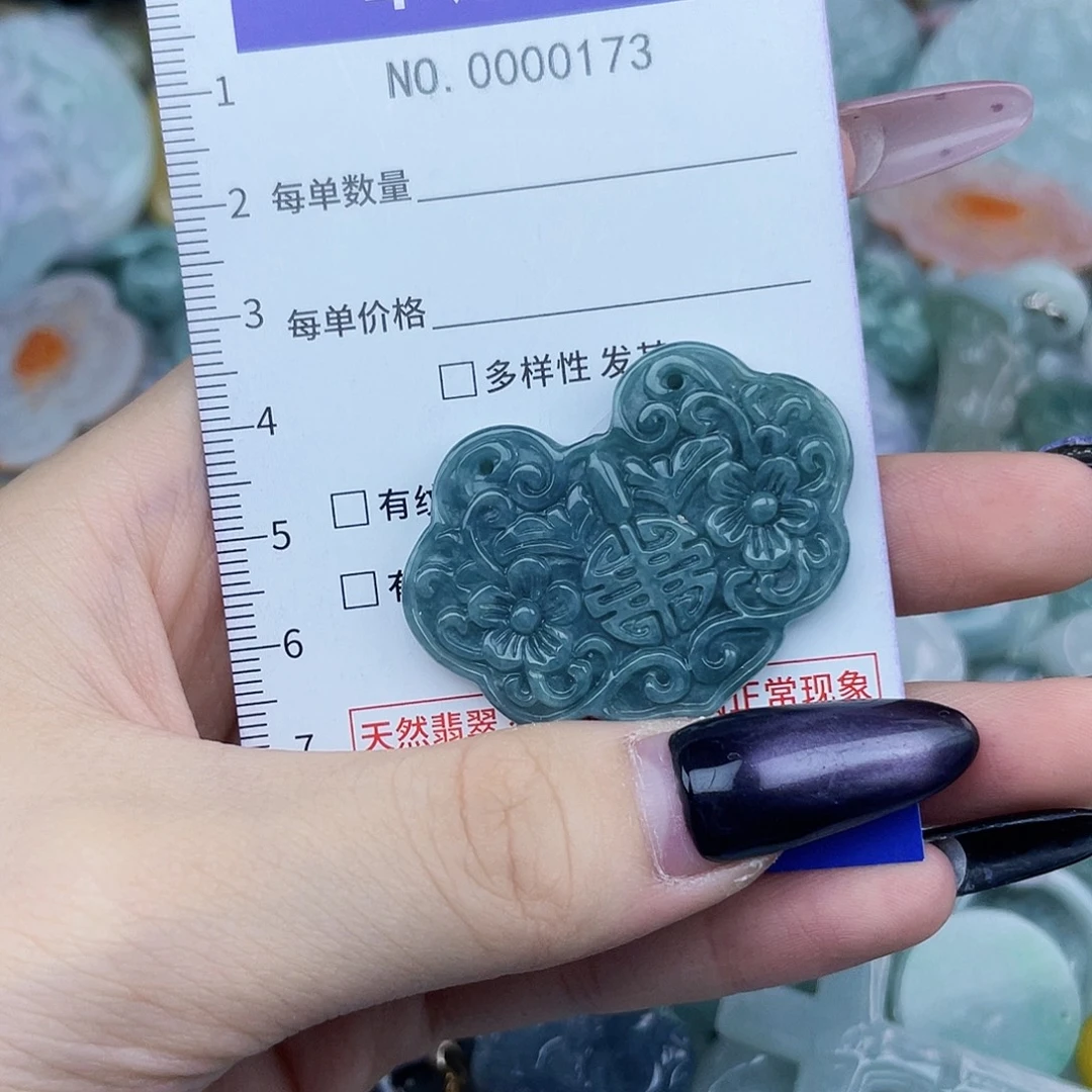 翡翠未镶嵌颈饰hhh