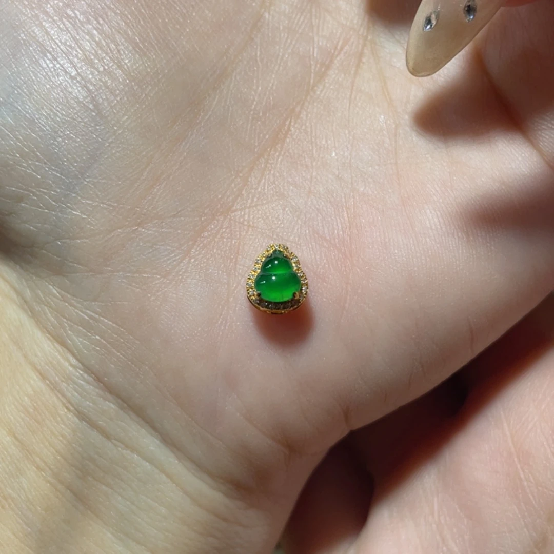 【闪购商品】颈饰18K金镶嵌翡翠