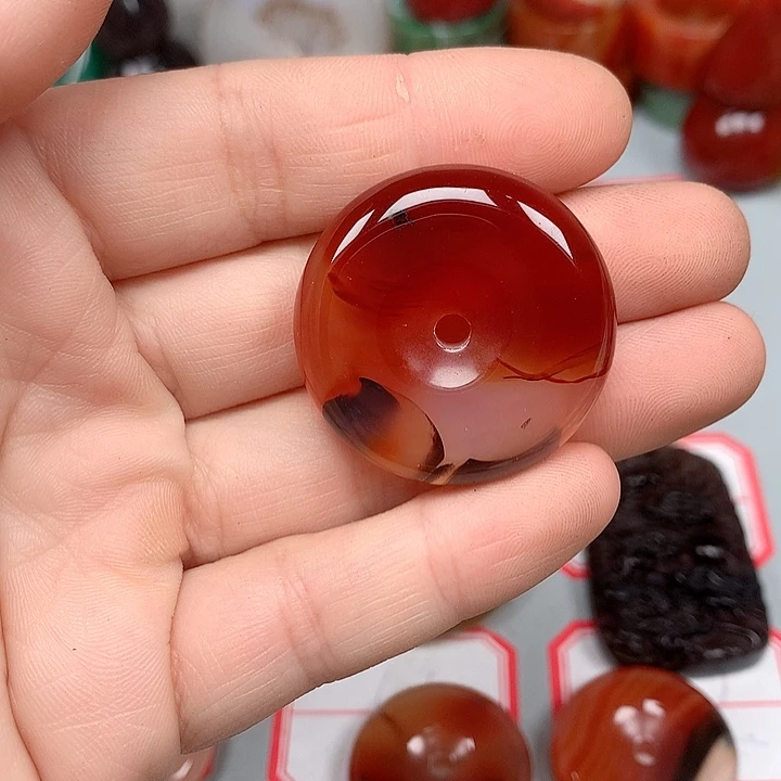 吃***福未镶嵌颈饰玛瑙/玉髓