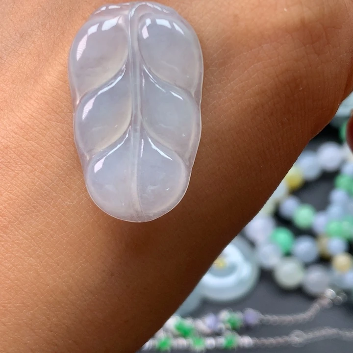 翡翠未镶嵌颈饰树叶