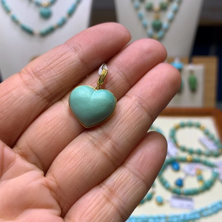 绿松石18K金镶嵌挂件