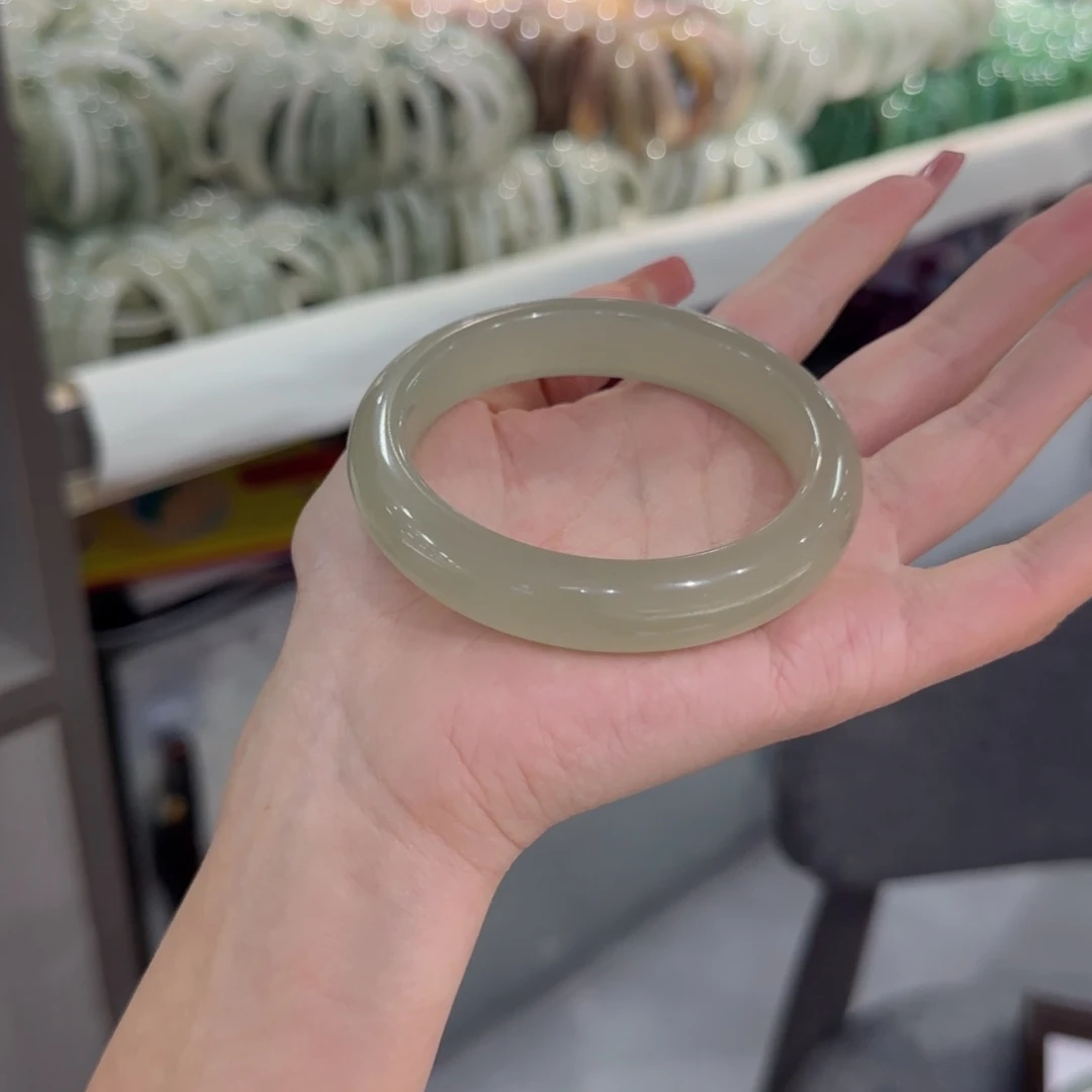 ***东陵石未镶嵌手镯