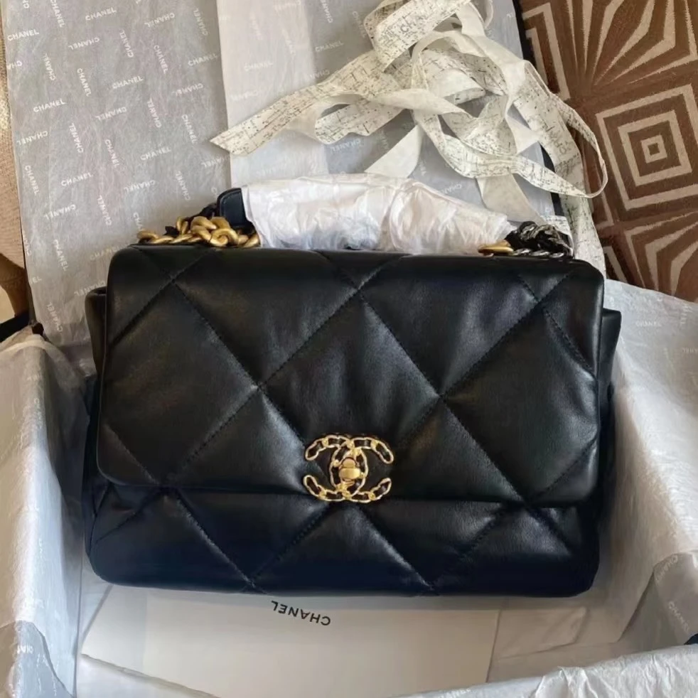 95新 Chanel/香奈儿 98新 大场直播/中号19bag包/10607