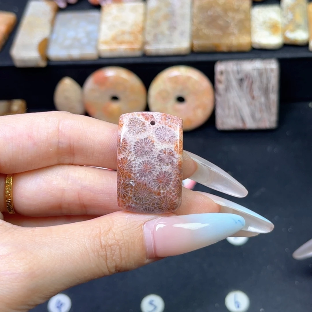 硅化珊瑚（珊瑚玉）吊坠未镶嵌