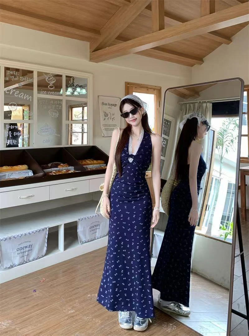 韩系蕾丝拼接碎花吊带连衣裙女2025新款小个子掐腰显瘦挂脖长裙子