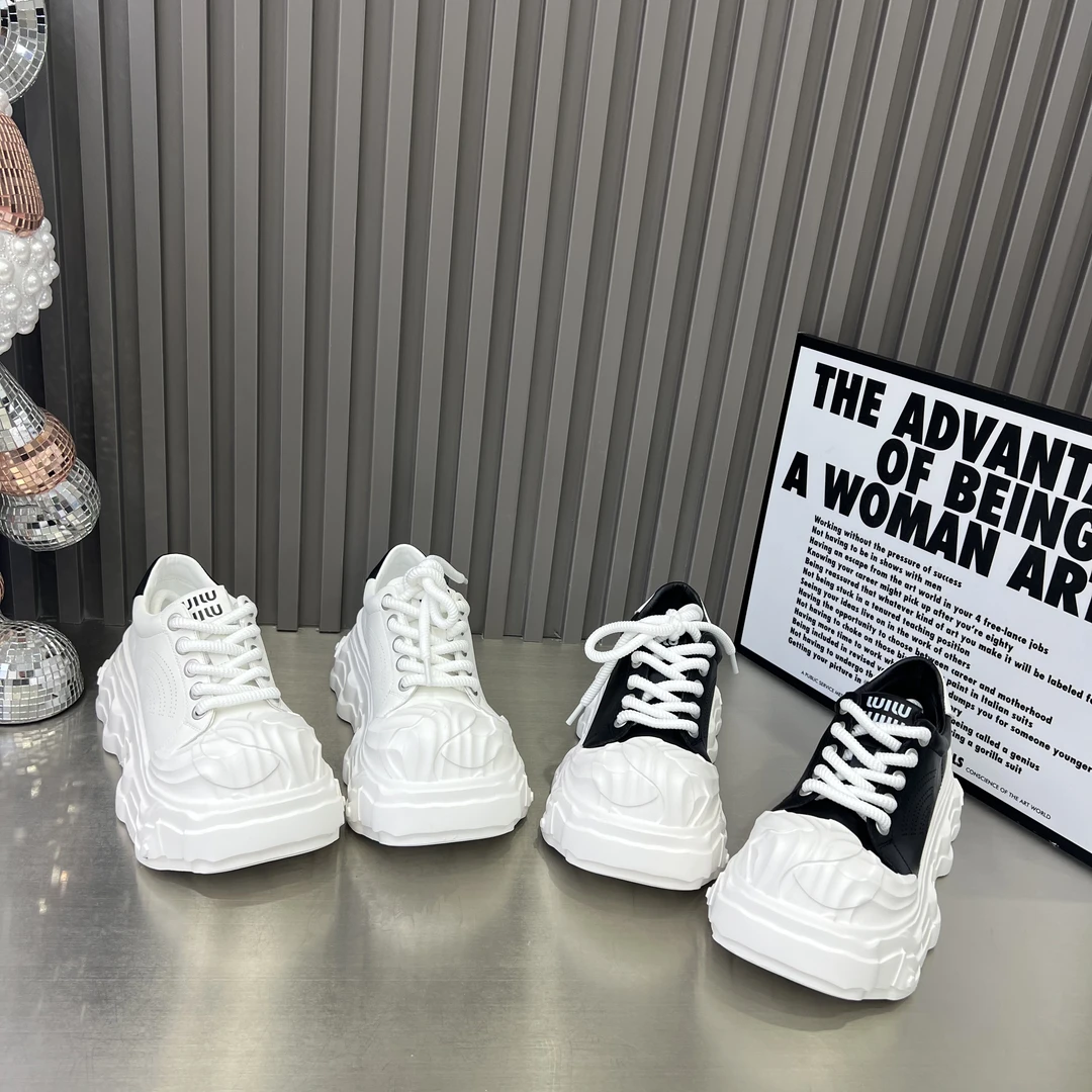 欧洲站厚底松糕鞋女2025新款贝壳头休闲板鞋增高6CM小白鞋