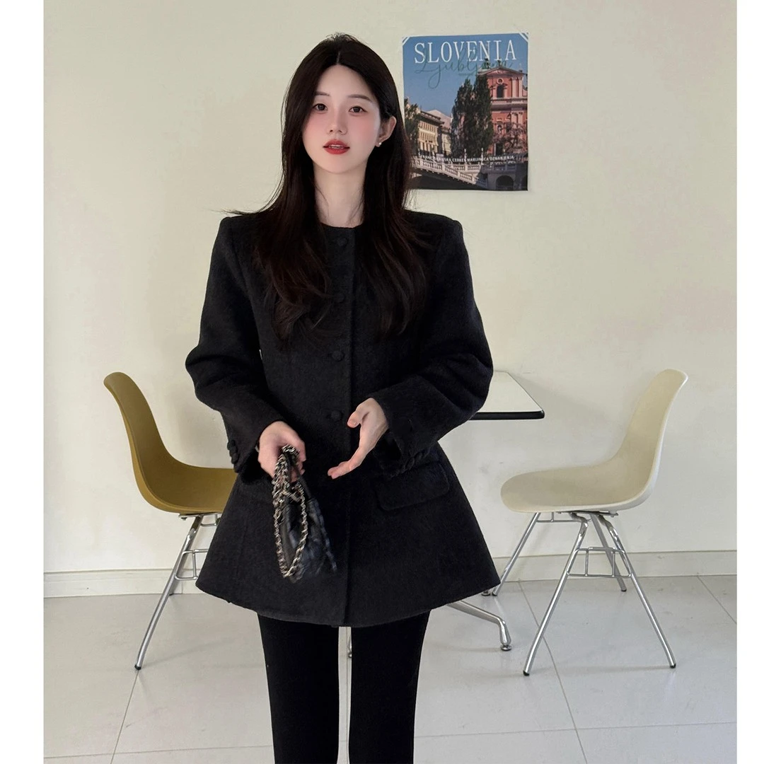 厚黑穿搭毛呢外套女冬季新款气质千金中长款沙漏收腰腰呢子连衣裙