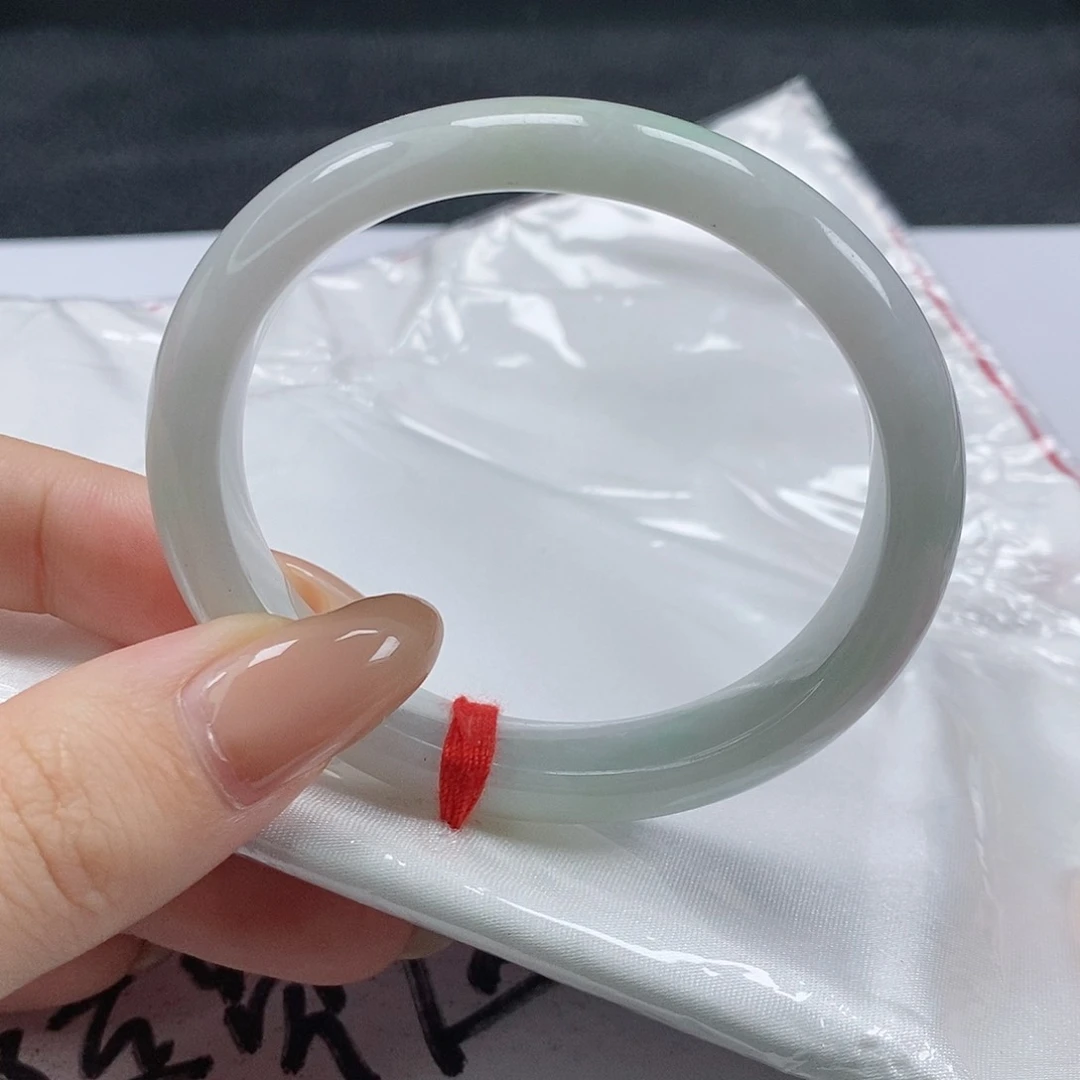 【闪购商品】翡翠手镯（贵妃镯）未镶嵌308号